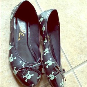 Glow in the dark Skulls shoes